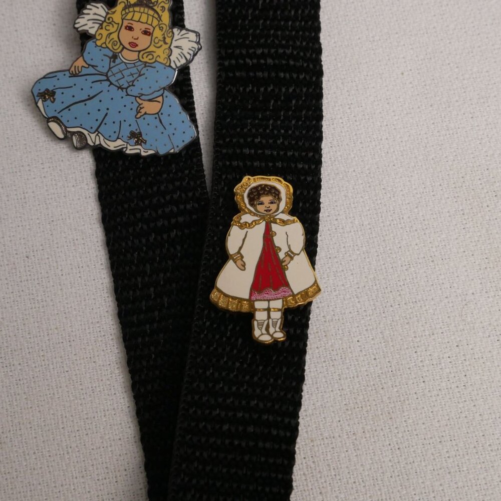 Marie Osmond 10th Anniversary 91-01 Commemorative Lanyard With 3 Cute Doll Pins - Picture 4 of 8